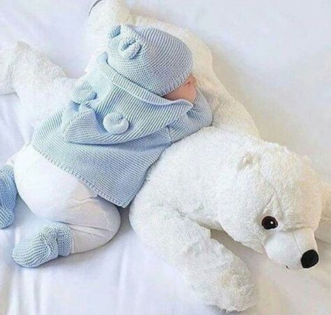 Baby Newborn Baby Pillow, Vom Avea Un Copil, Polar Bear Plush, Foto Baby, Baby Soft Toys, Baby Pillows, Baby Outfits