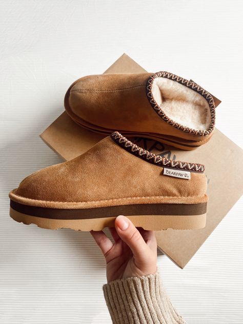 Uggs Tazz, Bearpaw Slippers, Slipper Outfit, Tazz Slippers, Paw Slippers, Slippers Outfit, Slippers Platform, Affordable Outfits, Walmart Fashion