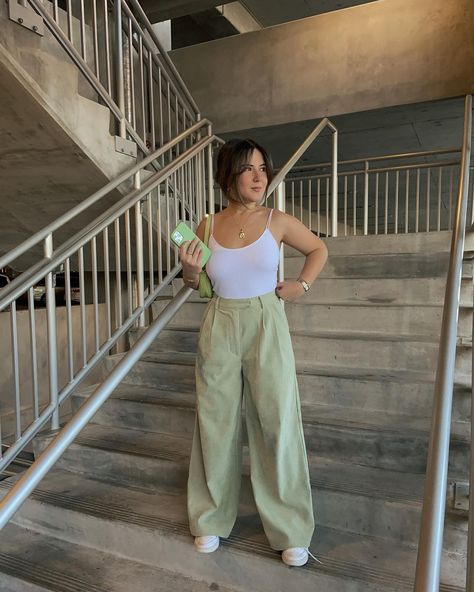 sage green pants outfit ideas Sage Green Pants Outfits, Sage Green Pants, Green Trousers Outfit, Sage Pants, Dance Jackets, Green Linen Pants, Green Pants Outfit, Street Style Store, Loose Pants Outfit