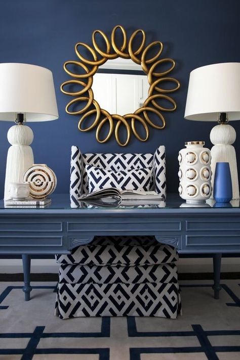 Blue and Gold Color Scheme Navy Accent Walls, Dark Dining Room, Blue Accent Walls, Gold Office, Painted Desk, Gold Home Decor, Bureau Design, Home Office Space, White Decor