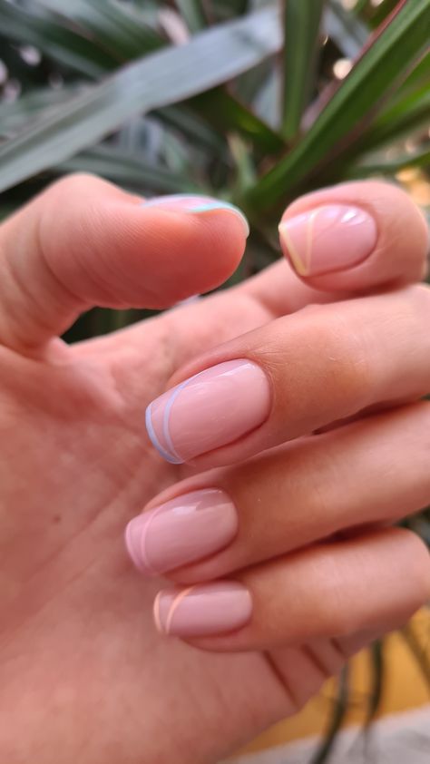 Pastel nails. An alternative to traditional french manicure. Delikatne paznokcie na Wielkanoc 🐣 Alternative French Tip Nails, Traditional French Manicure, Pastel Manicure, French Pastel, Fancy Nails Designs, Pastel Nails, Fancy Nails, French Tip Nails, Mani Pedi