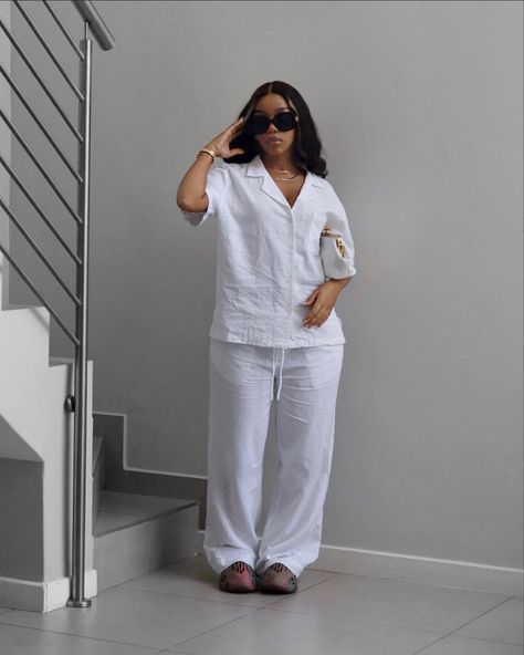 Outfits Thick Women, All White Outfit Black Women, Causal Summer Outfit, Stylish Black Women, Cute Modest Outfits, Effortlessly Chic Outfits, Asoebi Styles, Classy Casual Outfits, Looks Street Style