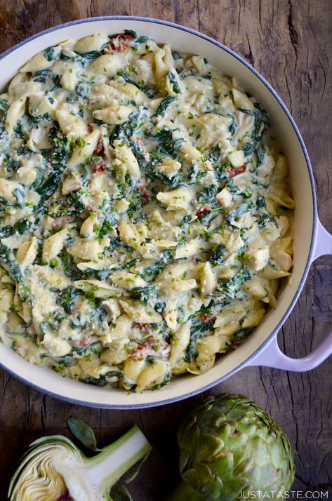 Spinach Artichoke Dip Pasta, Artichoke Dip Pasta, Tomatoes And Chicken, Cheesy Spinach Artichoke Dip, Recipe For Spinach, Spinach Artichoke Pasta, Pasta Spinach, Spinach Sauce, Spinach Artichoke Chicken