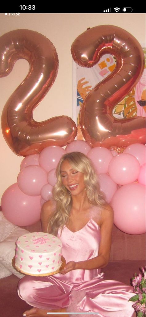 22nd Party Ideas, Pink 23 Birthday, Duo Birthday Party Ideas, 21st Birthday Slumber Party Ideas, 21 Sign Night, Classy 21st Birthday Photoshoot, Pink Slumber Party Aesthetic, 21st Birthday Photoshoot Poses, 22nd Birthday Outfit