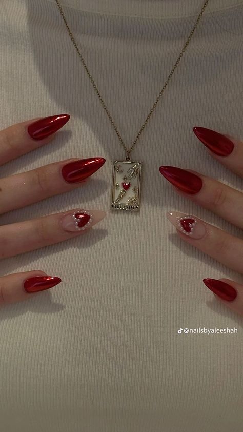 Cool Edgy Nails, Red Art Nails, Red Girly Things, Gel Nails Red Design, Valentine’s Day Nails Ideas, Nail Art Red Designs, Pretty Red Nails Design, Red White Nails Design, Nail Art Rojo