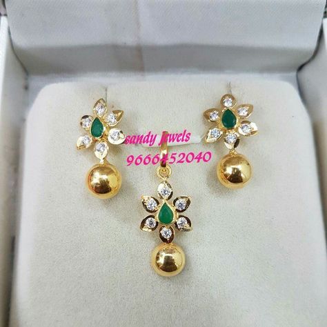 Gold Pendent Set Indian, Gold Pendent Set, Gold Pendant Designs, Pendant Designs, Gold Pendent, Gold Jewelry Outfits, Black Beads Mangalsutra Design, Gold Jewelry Simple Necklace, Beautiful Gold Necklaces