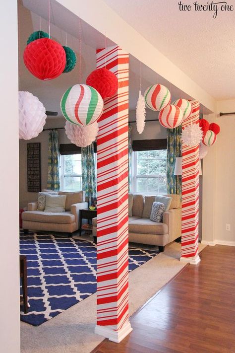 Christmas Party Kids Decorations, Peppermint Party Theme, Friendmas Party Decorations, Work Christmas Decorations, Gingerbread Theme Party, Gingerbread Party Decorations, Xmas Party Decorations, Teen Christmas Party, Christmas First Birthday