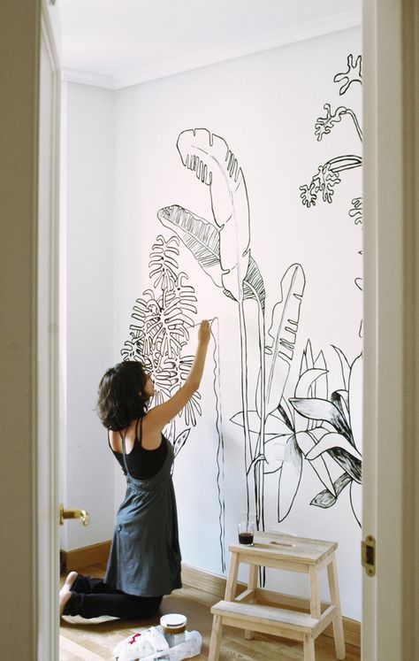 Line Drawings and Tattoos on Walls or Floor (Cocteau, Matisse, Keras) Bedroom Murals, Line Drawings, Weekend Projects, Design Del Prodotto, Tropical Decor, Mural Painting, Home Design Decor, Art Tutorial, Mural Art