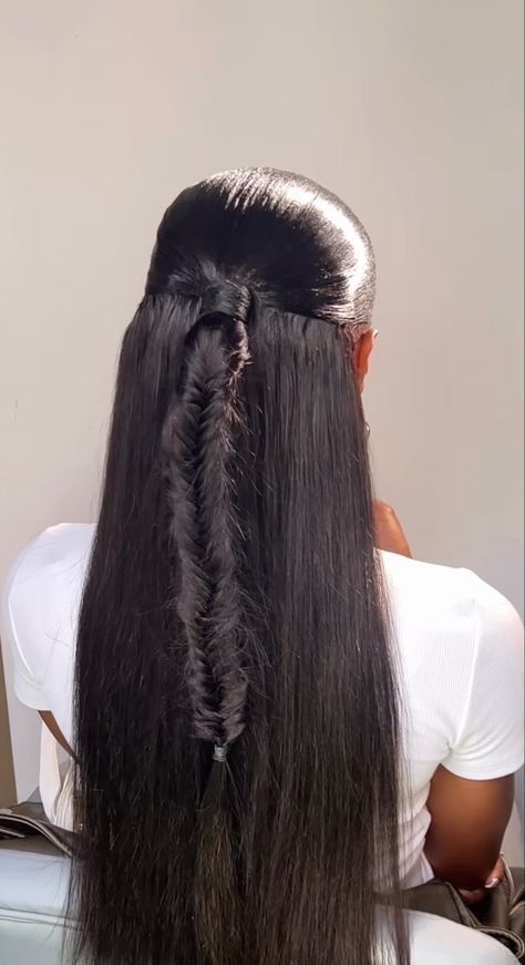 Braided Half Up Half Down Hair, Braid Hairstyles For Black Women, Hair Muse, Hairstyles Step By Step, Braids Pictures, Fishtail Braid Hairstyles, Fishtail Braids, Hairstyles Pictures, Hairstyles Ponytail