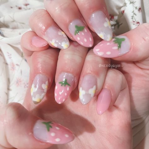 Ig Nails, Strawberry Nail Art, Short Nail Art, Strawberry Nails, Nail Art Designs For Beginners, Kawaii Nail Art, Easy Nail Art Designs, Bunny Nails, Hippie Nails