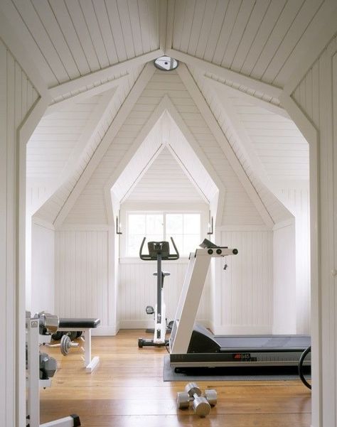 Unique Spare Room Ideas, Attic Room Design, Attic Gym, Fitness Rooms, Workout Room Home, Attic House, Attic Loft, Gym Studio, Attic Ideas