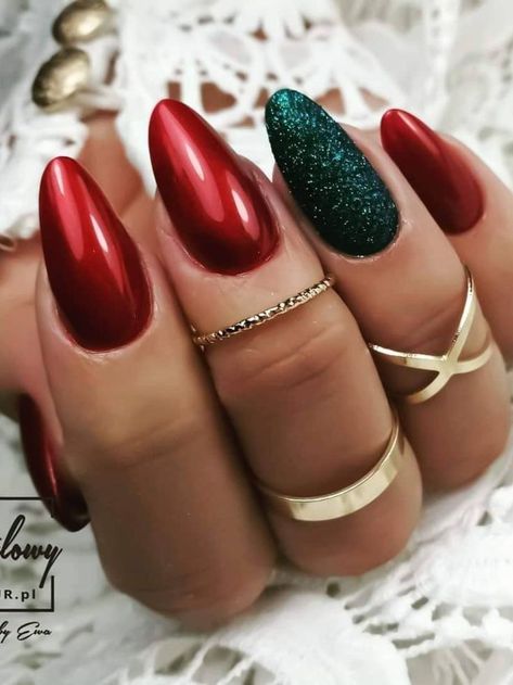 Best Red Nail Polish, Christmas Nails 2019, Christmas Acrylic Nails, Red Christmas Nails, Nagellack Trends, Holiday Nail Designs, Christmas Gel Nails, Nails Winter, Red Nail Polish