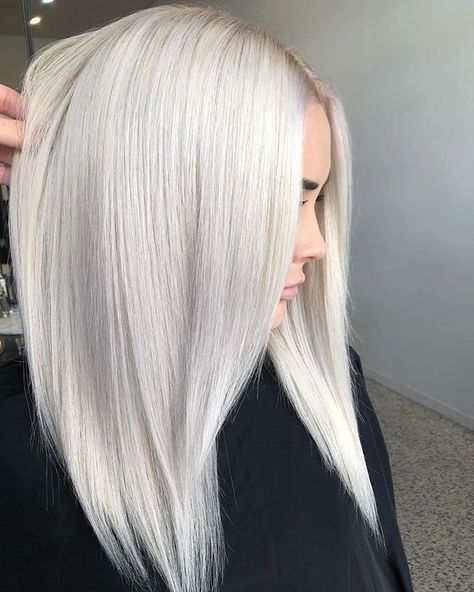 Cold Blonde Hair, Blonde Hair Ash, Cold Blonde, White Blonde Hair, Diy Hair Color, Hair Extentions, Super Short Hair, Hair Affair, White Blonde