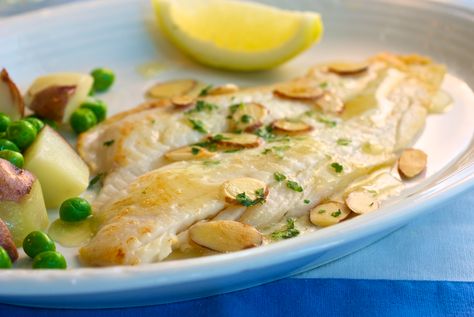 Sole Almondine Recipe, Sole Recipes, Potatoes And Peas, Fish Entrees, Florence Food, Paleo Chicken Recipes, Seafood Entrees, Food Channel, Seafood Dinner