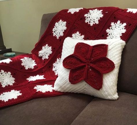 Snowflake Granny Afghan                                                                                                                                                                                 More Cozy Headbands, Christmas Crochet Blanket, Sunburst Granny Square, Crochet Snowflake, Repeat Crafter Me, Crochet Snowflake Pattern, Crochet Xmas, Crochet Pillow Pattern, Crochet Granny Square Blanket