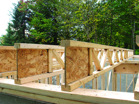 Wood Truss, Construction Images, Framing Construction, Timber Architecture, Construction Diy, Wood Frame Construction, Light Frame, Roof Trusses, Timber Structure