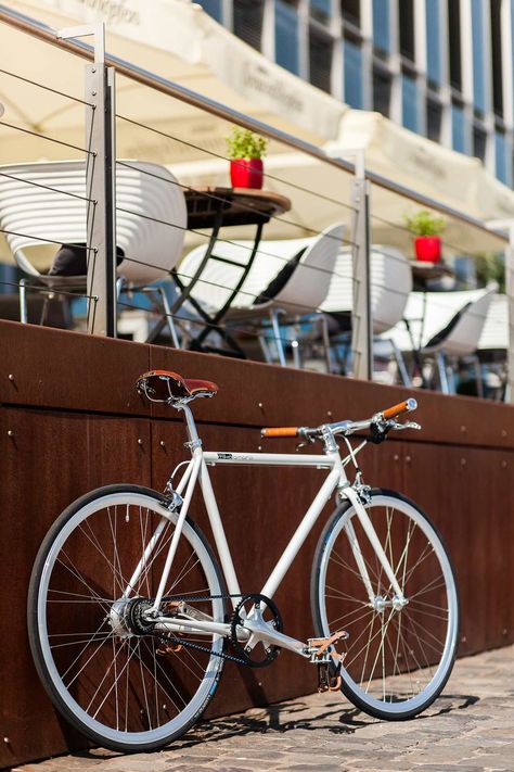 Commuter Bike Urban, Commuter Bike Style, Tokyo Bike, Vintage Bicycle Art, Urban Bike Style, Classic Road Bike, Urban Bicycle, White Bike, Single Speed Bike