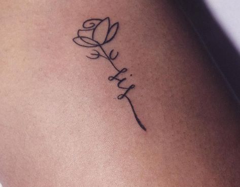 Simple Tattoos For Sisters, Sentimental Sister Tattoos, Simple Matching Sister Tattoos, Delicate Sister Tattoos, Sister Small Tattoos, Sister Flower Tattoos, Simple Sister Tattoos, Dainty Sister Tattoos, Tiny Matching Tattoos Sisters