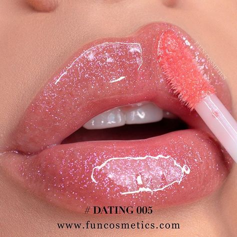 𝐅.𝐔.𝐍 𝐋𝐀𝐂𝐐𝐔𝐄𝐑™ on Instagram: “#Dating 005 from the NEW #LoveAtFirstSight Collection ��🤤💖 A pink-purple shimmer in clear gloss 💝 . Our unique formula are #nonsticky…” Pearl Mirror, Shimmer Lipstick, Shiny Lipstick, Women Lipstick, Hydrating Lip Gloss, Lip Gloss Colors, Lip Shine, Clear Gloss, Moisturizing Lipstick