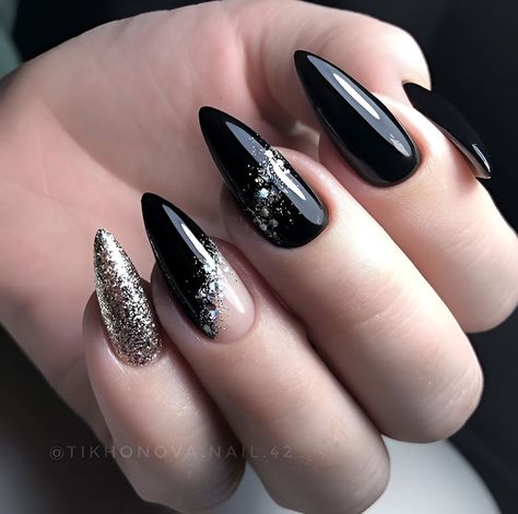 Nail Designs With Glitter, Classy Black Nails, Black Silver Nails, Black Acrylic Nail Designs, Black Nails With Glitter, Black Acrylic Nails, Black Nail Designs, Nail Designs Glitter, Silver Nails