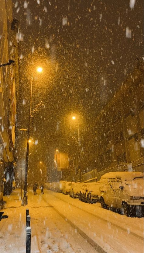 #keşfet #aesthetic #snow #snowy #aestheticwallpaper #night Yellow Snow Aesthetic, Yellow Winter Aesthetic, Winter Lights Wallpaper, Snow Street Night, Snow Man Aesthetic, Christmas Wallpaper Yellow, Snow Falling Aesthetic, Yellow Christmas Aesthetic, Snow Night City