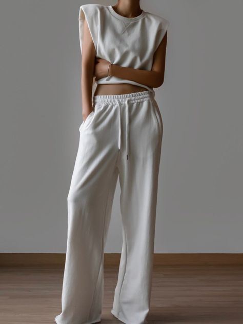 Cozy cotton sweat trousers with wide leg and no ankle cuff. Model is in MINUSEY ONE SIZE. ✔️ Free worldwide express shipping over $100✔️ Loved by 6,500+ customers✔️ Limited edition collections, maximum style⠀⠀⠀⠀⠀⠀⠀⠀⠀Stay ahead of the trend with can’t-find-anywhere-else staples. Your closet will thank you 💕* MINUSEY ONE SIZE = EU 34-38, US 2-6* 75% Cotton / 25% Polyester* Dry clean* Made in Korea - Model Height: 172cm/5'7" (US2, EU34) Wide Leg Lounge Pants Outfit, Wide Leg Sweatpants Outfit, Wide Sweatpants, Desired Wardrobe, Wardrobe Styling, Wide Leg Lounge Pants, Wide Leg Sweatpants, Elevated Basics, Sports Trousers