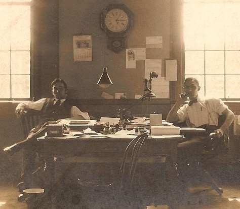 Two_men_in_office_circular_image_detail 1920s Office, Detective Office, Writer's Office, Old Gods Of Appalachia, Law Office Design, Study Den, Silent Sky, Male Office, Radium Girls