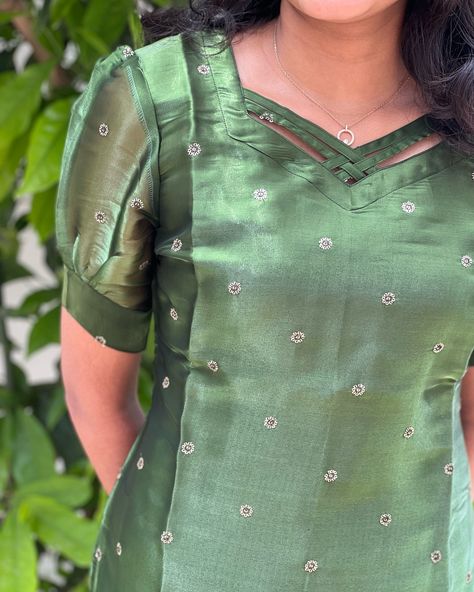 comment ‘MALAR’ to know price E- 956 Chimmichoo sequence kurti with puff sleeves with neck detailing (with lining) Sizes: XS to XL Mild soap handwash and steam ironing is recommended Dm for orders and price Colour may slightly vary due to lighting Model Size -Xs [kurti, festive, maxi, co ord, kurta sets, regular wear, casual wear, office wear, style, marriage] #kurti#casulakurti#dailywearkurti#smallbusiness#officewearkurti#officewearstyle#kurtisofeyal#festivekurtis#kurtidesign#kurtis ... Kurta Puff Sleeves Design, Kurta Designs For Stitching, Stitching Dress Ideas, New Model Kurti Designs, New Sleeves Design For Kurtis, New Designer Kurtis, Sleeve Design For Kurtis, Puff Sleeves Kurti, Sequence Kurti