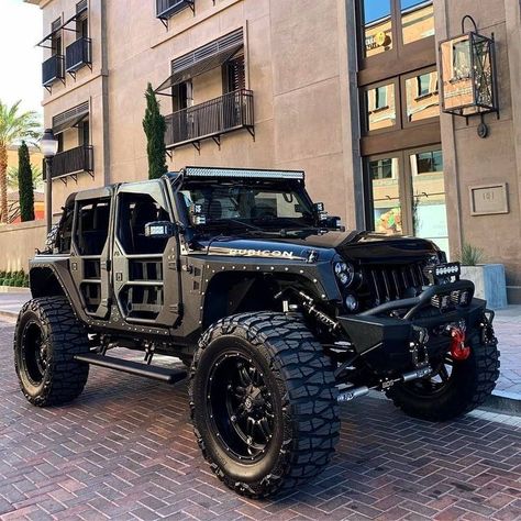 A collection of customized jeeps that I find cool and interesting.🇺🇸 #Jeeps #jeeplife #jeepwrangler #rubicon #badassjeeps #customjeeps #jeepnation #jeepworld #jeeplove #itsajeepthing #jeeprubincon #4x4jeep #jeep #jeeprenegade #jeeploredo Lifted Jeep Rubicon, Truk Ford, Jk Jeep Wrangler, Mobil Off Road, Off Road Jeep, Auto Jeep, Badass Jeep, Custom Jeep Wrangler, Eksterior Modern