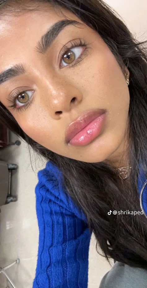 Makeup Looks Indian Skin, Makeup Looks Indian, Learn Makeup, Glossy Makeup, Pretty Skin, Makeup Looks Tutorial, Makeup Eyelashes, Face Card, Girls Makeup