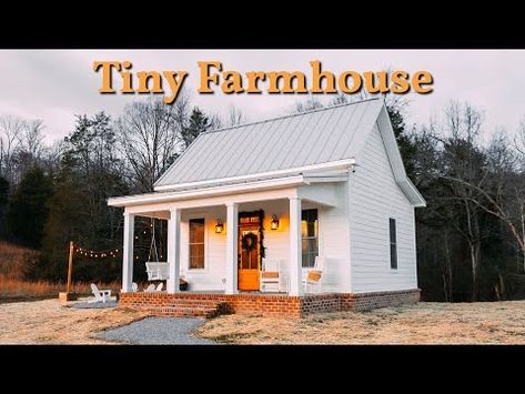 Tiny House Barndominium, Tiny House With Basement, Tiny Farmhouse Interior, Tiny House Tour Videos, Metal Tiny House, Tiny House Farmhouse, Levi Kelly, Farmhouse Tiny House, Tiny House Tour