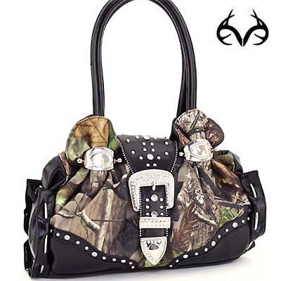 #RealtreeAPG #camo Western #handbags Camo Purse, Real Tree Camouflage, Western Purses, Realtree Camo, Cow Girl, Pretty Bags, Mossy Oak, Casual Tote, Work Bag