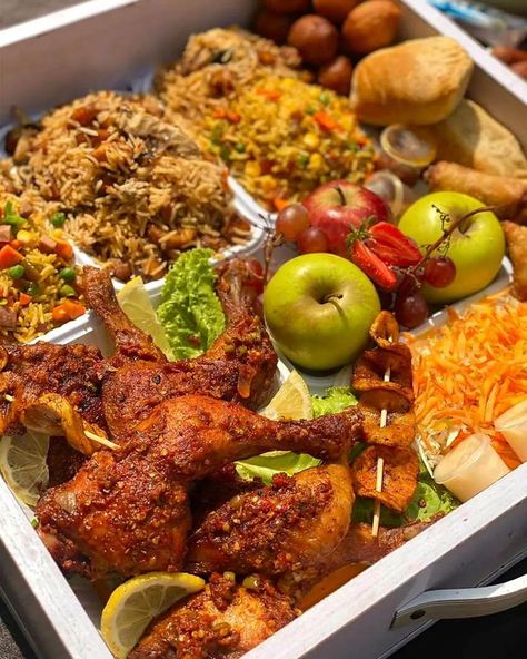 Nigerian Breakfast, Afghan Food, African Recipes Nigerian Food, Afghan Food Recipes, Amazing Food Platters, Fruit Ideas, African Dishes, Food Platter, Breakfast Platter