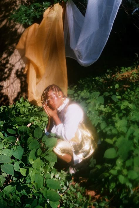 Nature Editorial, Ethereal Photography, Fairy Photoshoot, Lake Photoshoot, Editorial Photoshoot, Nature Photoshoot, Dream Photography, Dreamy Photography, Film Photography 35mm