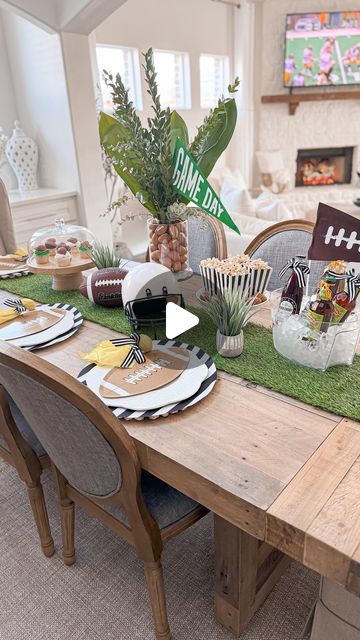 bren | home, holidays & lifestyle on Instagram: "Kick off your Super Bowl Sunday with a touchdown-worthy tablescape that plays for any team! 🏈   Comment “LINKS” to get everything I used sent directly to your inbox. 💛  While I’ve gone for classic black and white referee vibes, feel free to add your team’s colors for a custom touch. Whether it’s Super Bowl Sunday, a college game night, or a high school gathering, make it uniquely yours! Add splashes of your team’s hues to the table, and let the spirit shine through. Which team are you rooting for? 👀🏈  You can also ‘shop my Instagram‘ at the link in my bio, or grab the link in my stories for the next 24 hours.  #tablescapes #tablesetting #hostingideas #hostingtipsandtricks #superbowl #superbowlparty #superbowltablescape #footballparty #fo Superbowl Tablescape, Football Tablescape, Football Theme Party, College Games, Football Theme, Super Bowl Sunday, Football Themes, Dinner Themes, Football Party