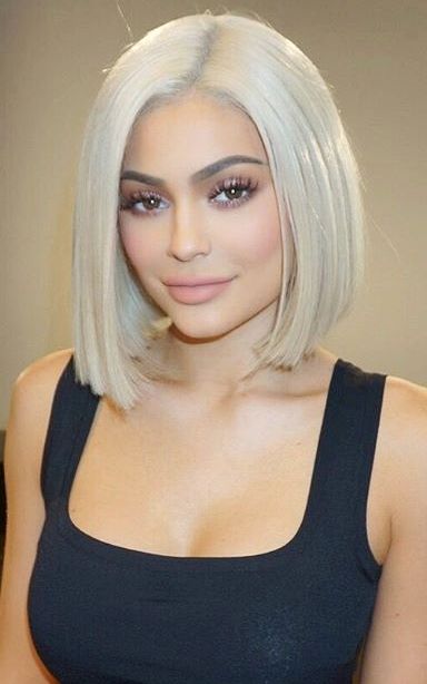 Kylie Jenner Short Hair, Kylie Jenner Blonde, Platinum Blonde Bobs, Jenner Hair, Kylie Jenner Hair, Blonde Haircuts, Bob Lace Front Wigs, Lob Hairstyle, Hair 2018