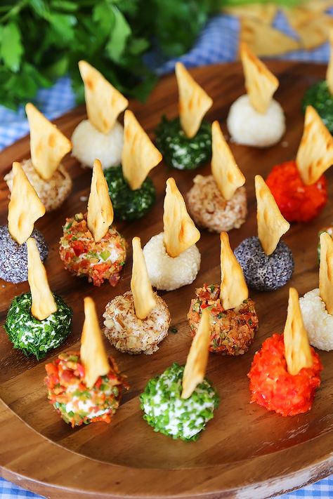 Appetizers Cheese, Cocktail Party Food, Ball Ideas, Best Party Food, Queso Cheese, Quick And Easy Appetizers, Food Appetizers, Cheese Ball Recipes, Cheese Balls