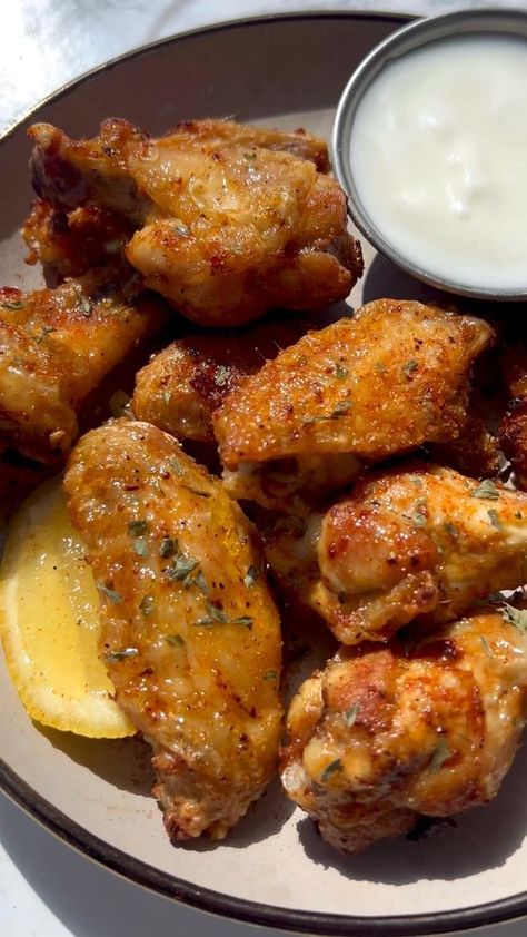 If you’re looking for a quick and easy lemon pepper chicken wing recipe, this one is perfect for you. It is made with lemon pepper seasoning and still delivers so much flavor. Air fry or deep fry, depending on your preference, to make wings that are crispy on the outside and moist on the inside. Serve with your favorite dip. Easy Lemon Pepper Chicken, Lemon Pepper Chicken Wings Recipe, Daftar Menu, Chicken Wing Recipes Fried, Easy Chicken Wing Recipes, Pepper Chicken Wings, Easy Chicken Wings, Lemon Pepper Chicken Wings, Chicken Wing Recipes Baked