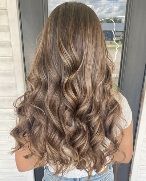 Ash Balayage On Light Brown Hair, Brown Balyage Long Hair Brunettes, Dark Brown Base With Blonde Highlights, Highlights On Warm Brown Hair, Brown Hair With Warm Blonde Highlights, Carmel Brown Hair, Highlights Brown Hair Balayage, Balyage Long Hair, Light Brunette Hair