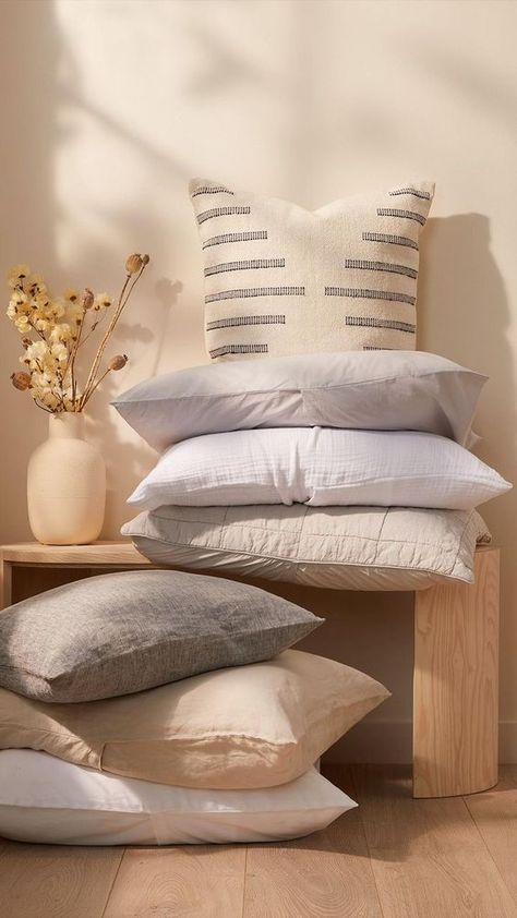 Bedding Product Photography, Bed Product Photography, Pillow Product Photography, Pillow Video, Home Decor Ideas Living Room Apartment, Shoot Video, Home Interior Accessories, Bedding Inspiration, Bantal Sofa