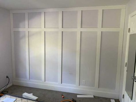 Board And Batten Wall Simple, How To Batten Board Wall, Board And Batten Feature Wall Living Room, Accent Wall Squares Board And Batten, Wall Panel Accent Wall Bedroom, Wall Lattice Interior, Baten Board Bedroom, Board And Batten One Wall Bedroom, Board Batten Bedroom Wall