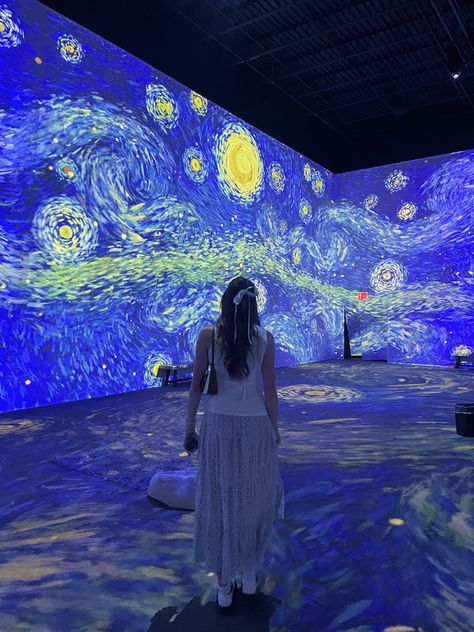 Van Gogh Immersive Experience, Van Gogh Photo, Van Gogh Exhibit, W Pictures, Van Gogh Exhibition, Museum Outfit, Types Of Aesthetics, Starry Night Art, Interactive Museum