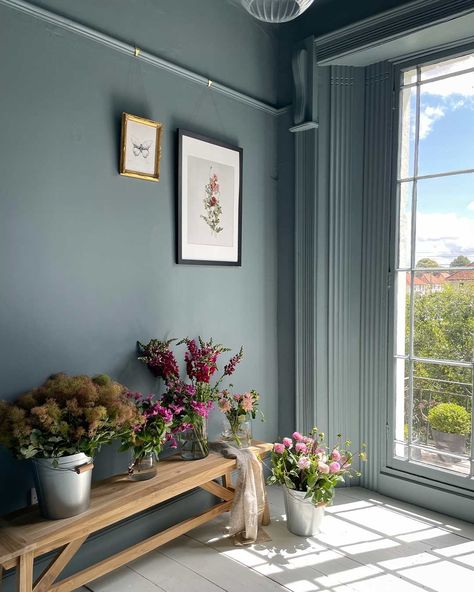 Steel Blue Wall Paint | Cambrian Blue | Annie Sloan Dusty Blue Kitchen Walls, Painted Living Room Walls, 2024 Paint Color Trends, Dusty Blue Paint, Cambrian Blue, Salons Cottage, Blue Kitchen Walls, Blue Painted Walls, Blue Grey Walls