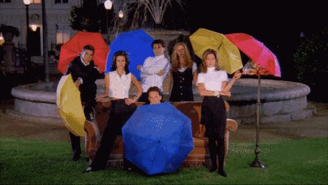 Umbrella time is serious time. | 23 Things You'll Never Unsee From The "Friends" Intro Friends Fountain, Friends Theme Song, Friends 1994, Friends Cast, Friends Tv Series, Ross Geller, Joey Tribbiani, Phoebe Buffay, Friends Moments