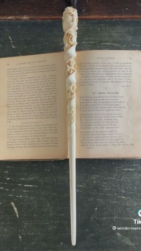 Magic Wand Harry Potter, Harry Potter Script, Wand Harry Potter, Harry Potter Oc, Maladaptive Daydreaming, Harry Potter Stories, Harry Potter Wizard, Wizard Wand, Harry Potter Pin