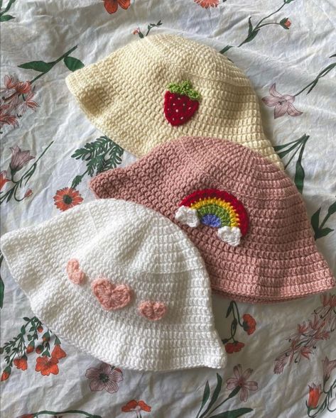 Cute Hats Crochet, Crochet Hat For Baby Girl, Chroching Ideas Tops, Cute Crochet Hat Ideas, Crochet Ideas Hat, Crochet Ideas For Babies, Hat Crochet Ideas, Cute Hat Crochet, Chroching Ideas Pattern