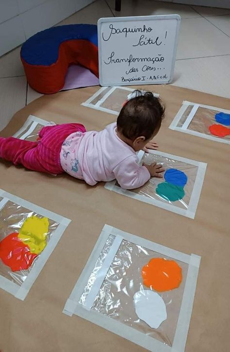 Toddler Activities Daycare, Infant Toddler Classroom, Maluchy Montessori, Infant Classroom, Baby Sensory Play, Baby Art Projects, Baby Play Activities, Montessori Toddler Activities, Toddler Classroom