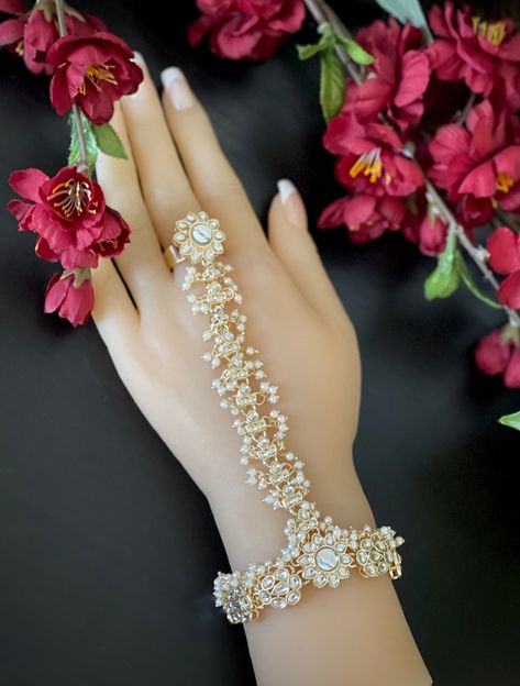 Single Gold finished Kundan Pearl bracelet/ Haathphool  / Gold finished Ring Bracelet / hand harness/ Kundan Bracelet /hath panja Indian Hand Jewelry, Finger Ring Bracelet, Kundan Bracelet, Bracelet Combo, Hand Harness, Bridal Jewellery Design, Single Ring, Indian Jewelry Sets, Adjustable Jewelry