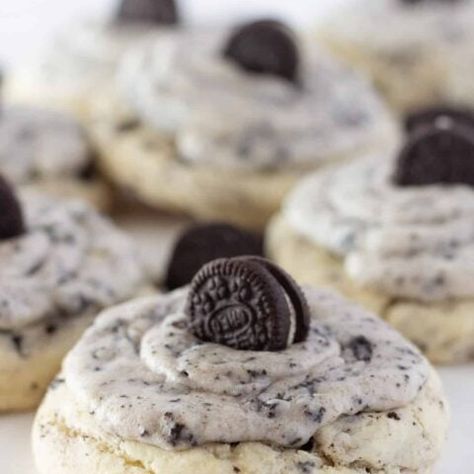 Crumbl Copycat Cookies and Cream Milkshake Cookies - Practically Homemade Cookies And Cream Cookies Recipe, Coconut Pecan Cake, Milkshake Cookies, Copycat Cookies, Coconut Pecan Cookies, Crumbl Copycat, Cookies And Cream Cookies, Cookies And Cream Milkshake, Vegetarian Cookies