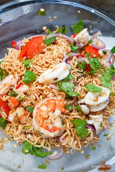 Thai Noodle Salad, Noodle Salad Recipes, Thailand Food, Thai Street Food, Cooking Seafood, Refreshing Salad, Instant Noodle, Instant Recipes, Noodle Salad